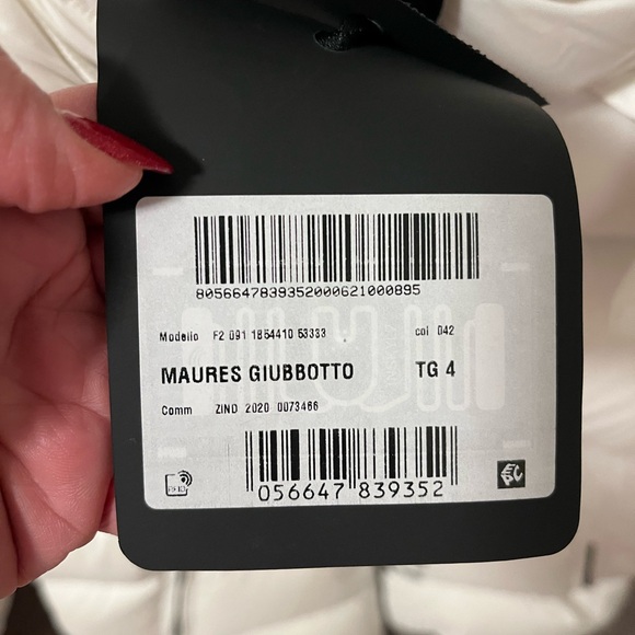 Moncler White Jacket - Picture 3 of 3